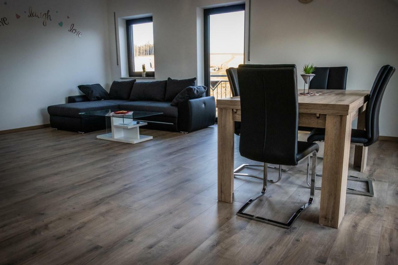 Landhaus Ferienwohnungen Mit Pool Und Wellness Neukirchen-Balbini Eksteriør bilde
