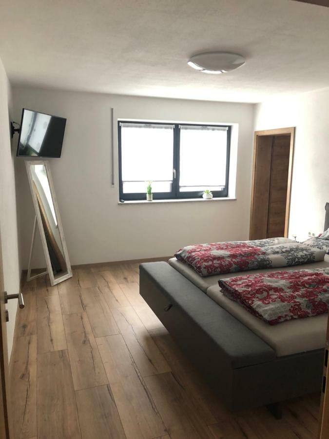 Landhaus Ferienwohnungen Mit Pool Und Wellness Neukirchen-Balbini Eksteriør bilde