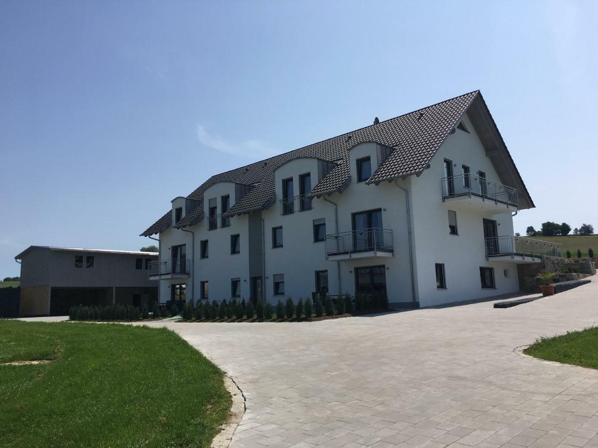 Landhaus Ferienwohnungen Mit Pool Und Wellness Neukirchen-Balbini Eksteriør bilde